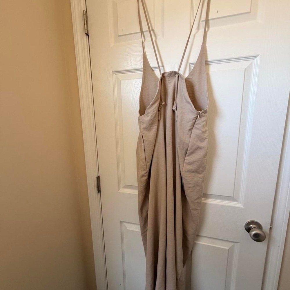 Dazy Tan Beige Wide Leg Pleated Jumpsuit XL Spaghetti Strap V-Neck Sleeveless - Picture 4 of 4